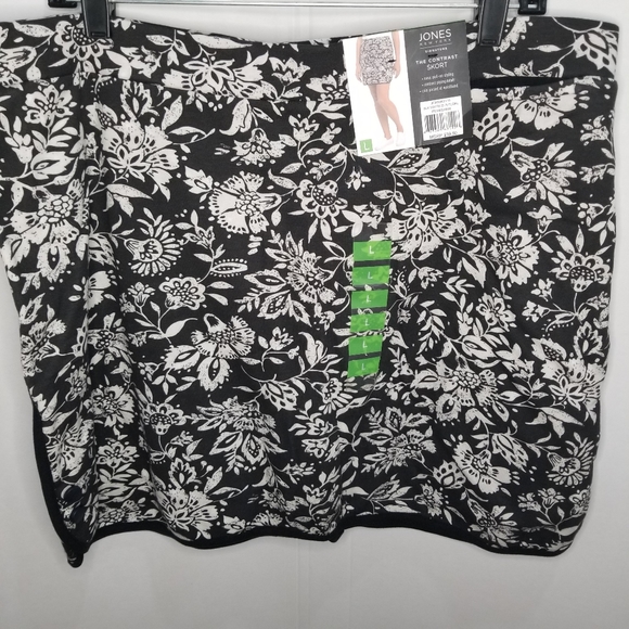 Jones New York Pants - Jones New York Black & White Floral Skort - Large